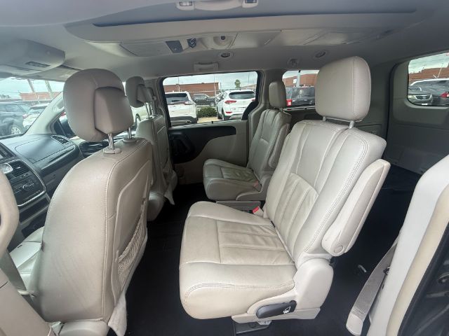2013 Chrysler Town & Country Touring