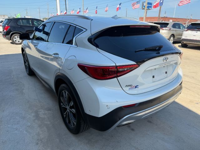 2018 INFINITI QX30 Premium