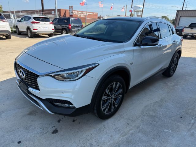 2018 INFINITI QX30 Premium