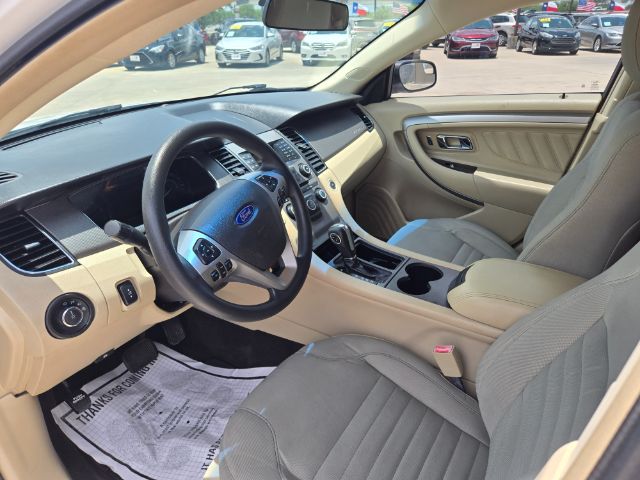 2013 Ford Taurus SE