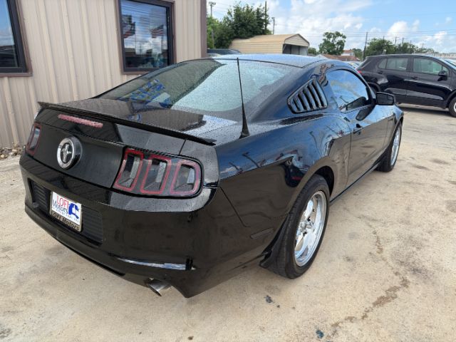 2014 Ford Mustang V6