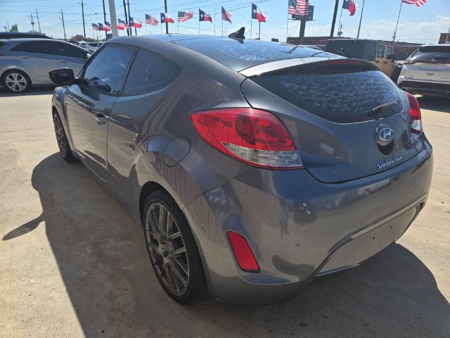 2015 Hyundai Veloster Base 6AT