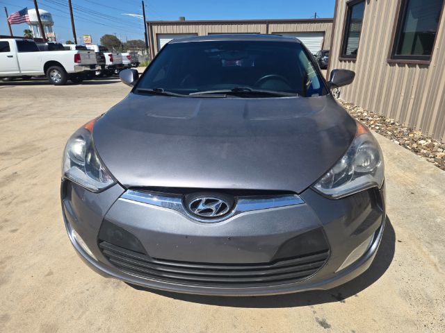 2015 Hyundai Veloster Base 6AT