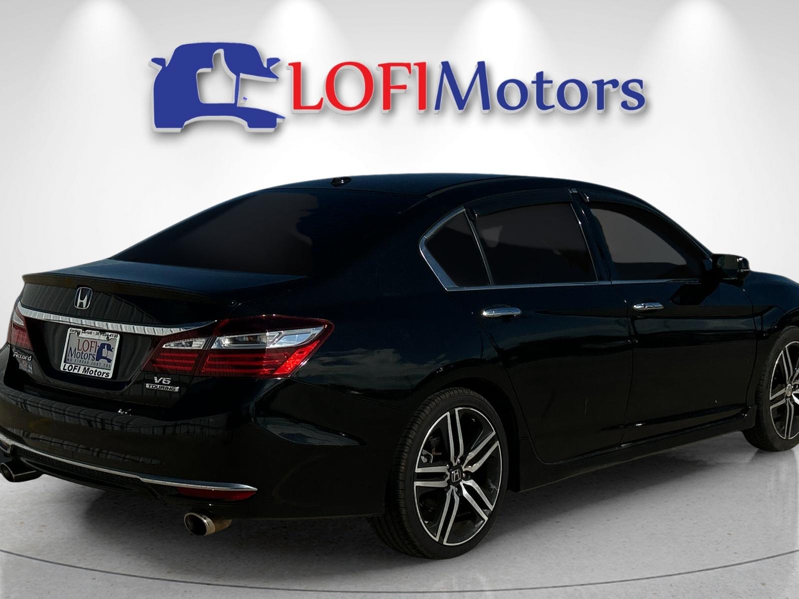 2016 Honda Accord Touring photo 2