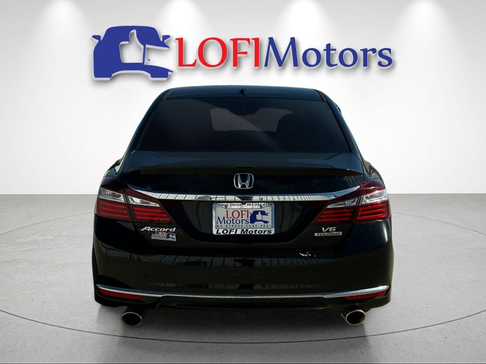 2016 Honda Accord Touring photo 3