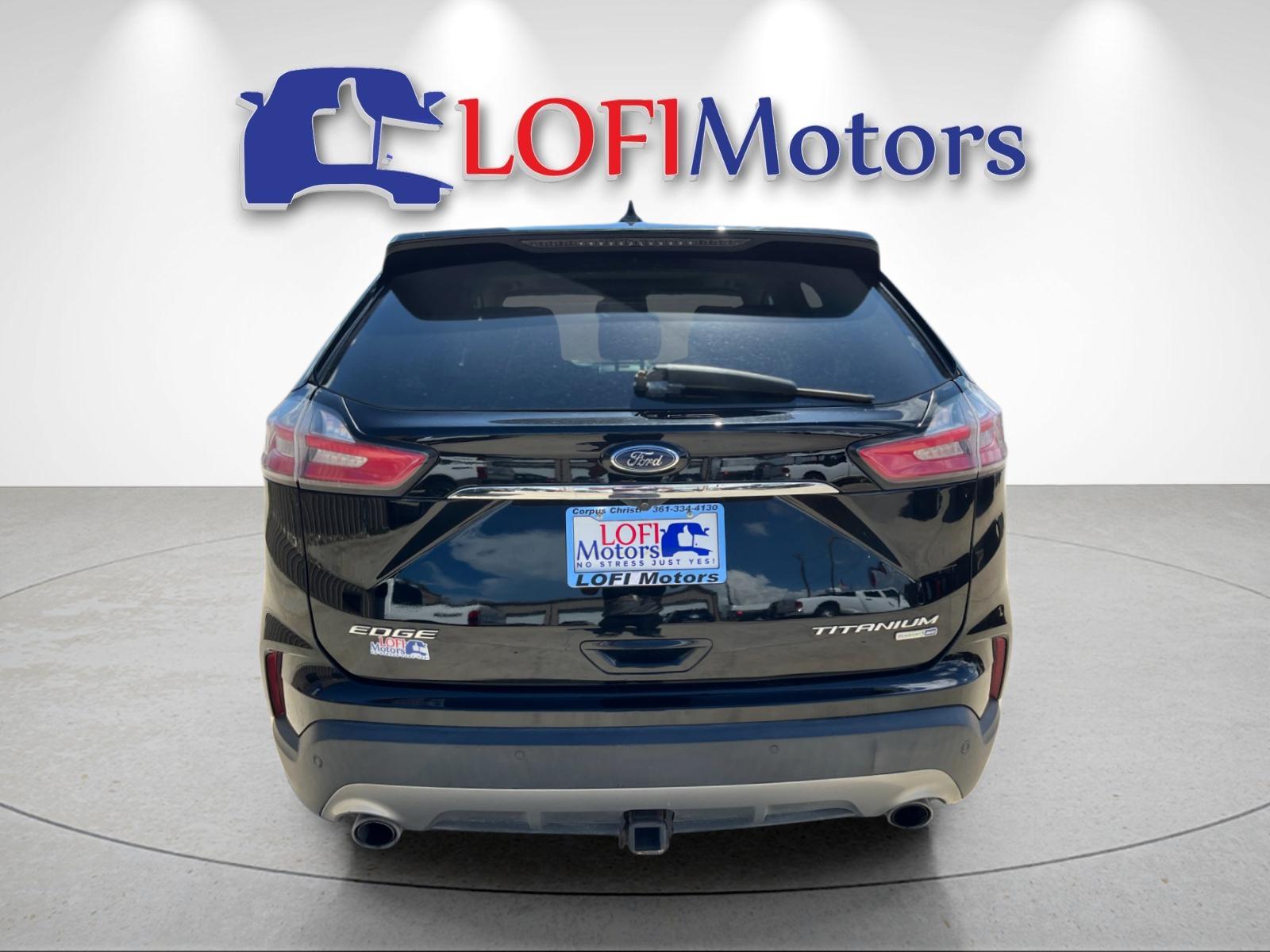 2020 Ford Edge Titanium photo 4