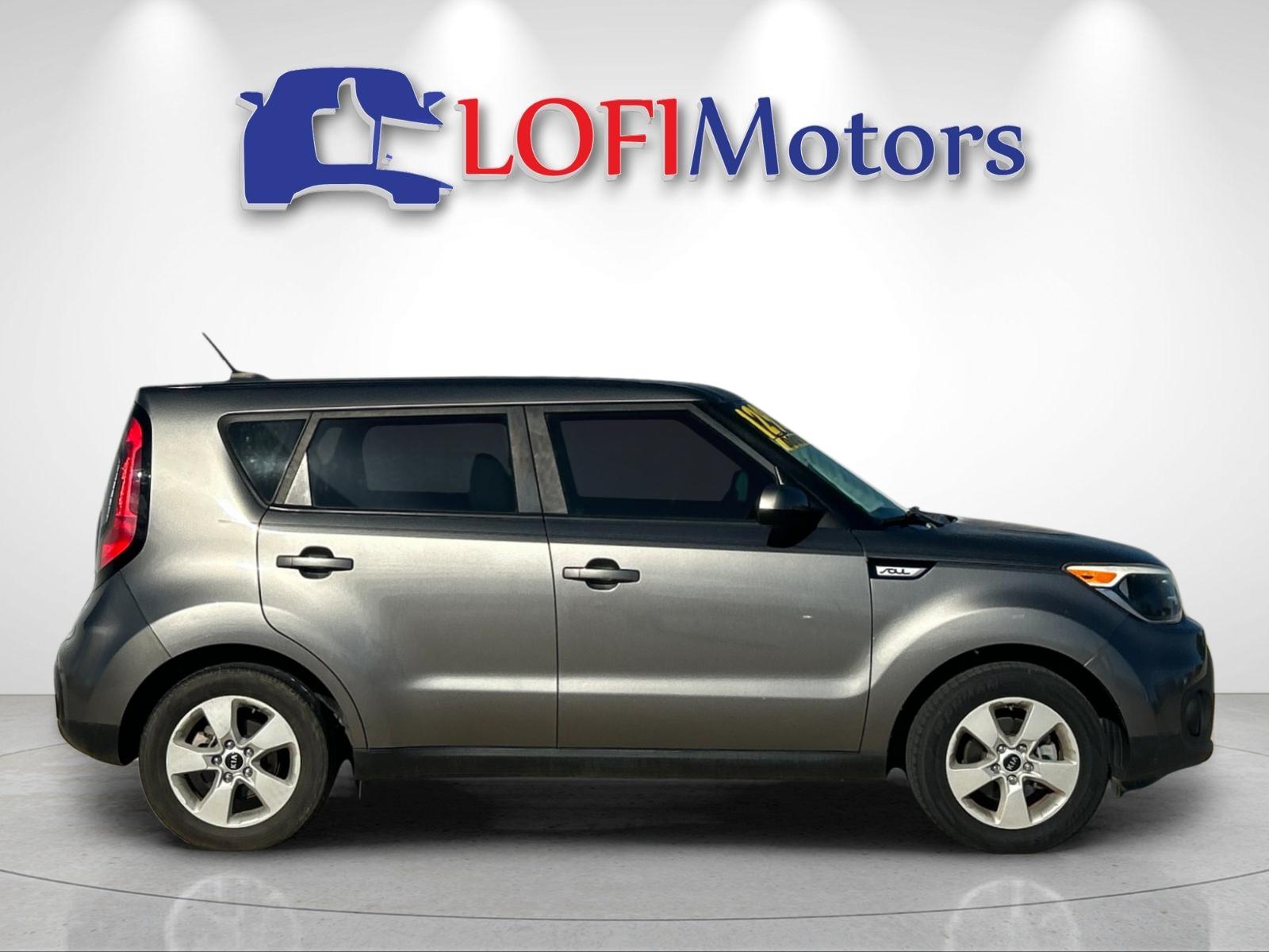 2017 Kia Soul Base photo 2