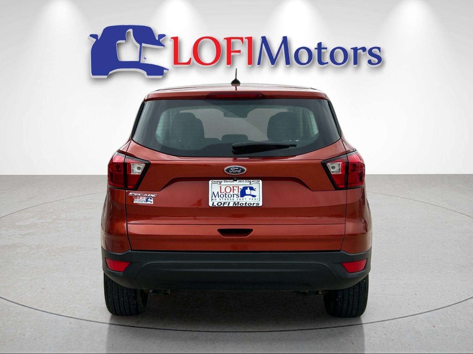 2019 Ford Escape S photo 4