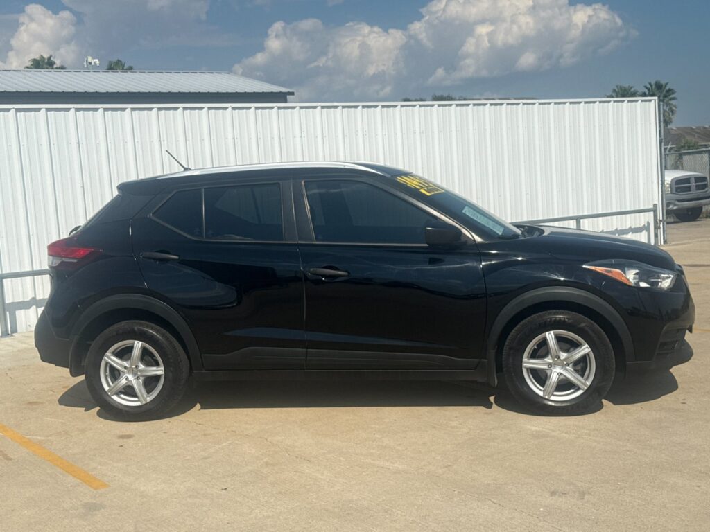 2019 Nissan Kicks S