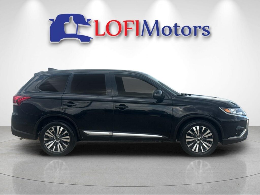 2020 Mitsubishi Outlander SE