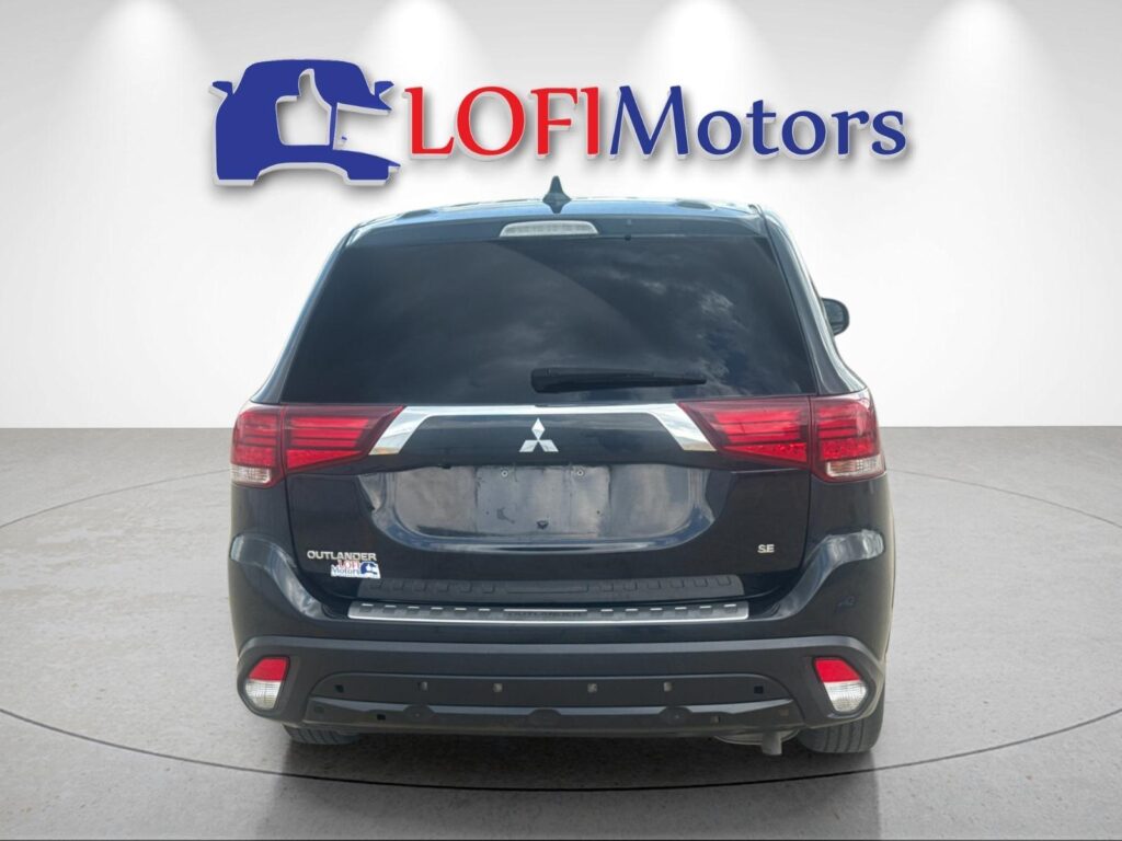 2020 Mitsubishi Outlander SE