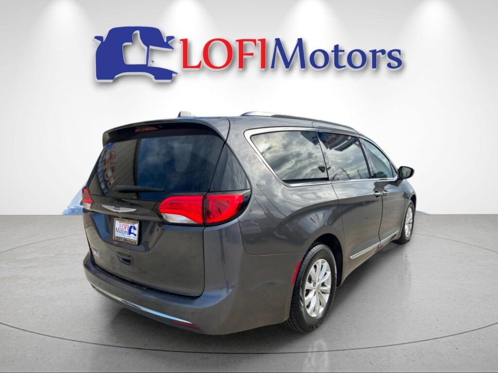 2018 Chrysler Pacifica L Touring