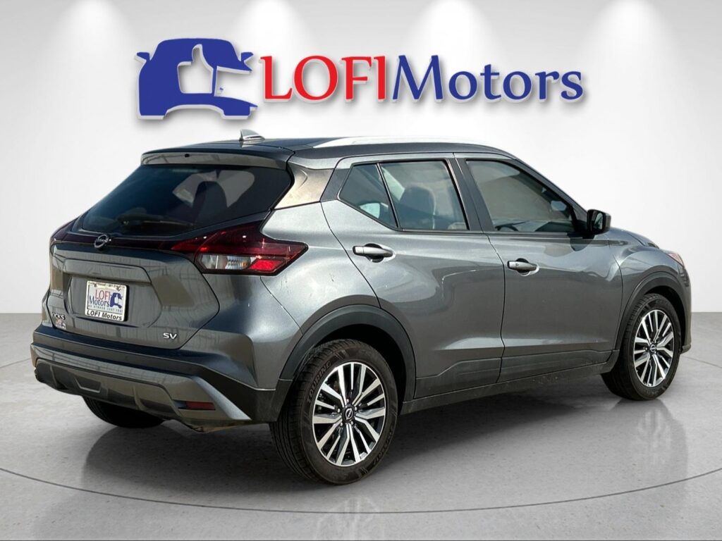 2022 Nissan Kicks SV