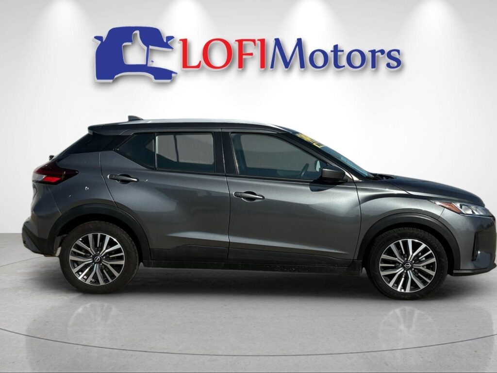 2022 Nissan Kicks SV