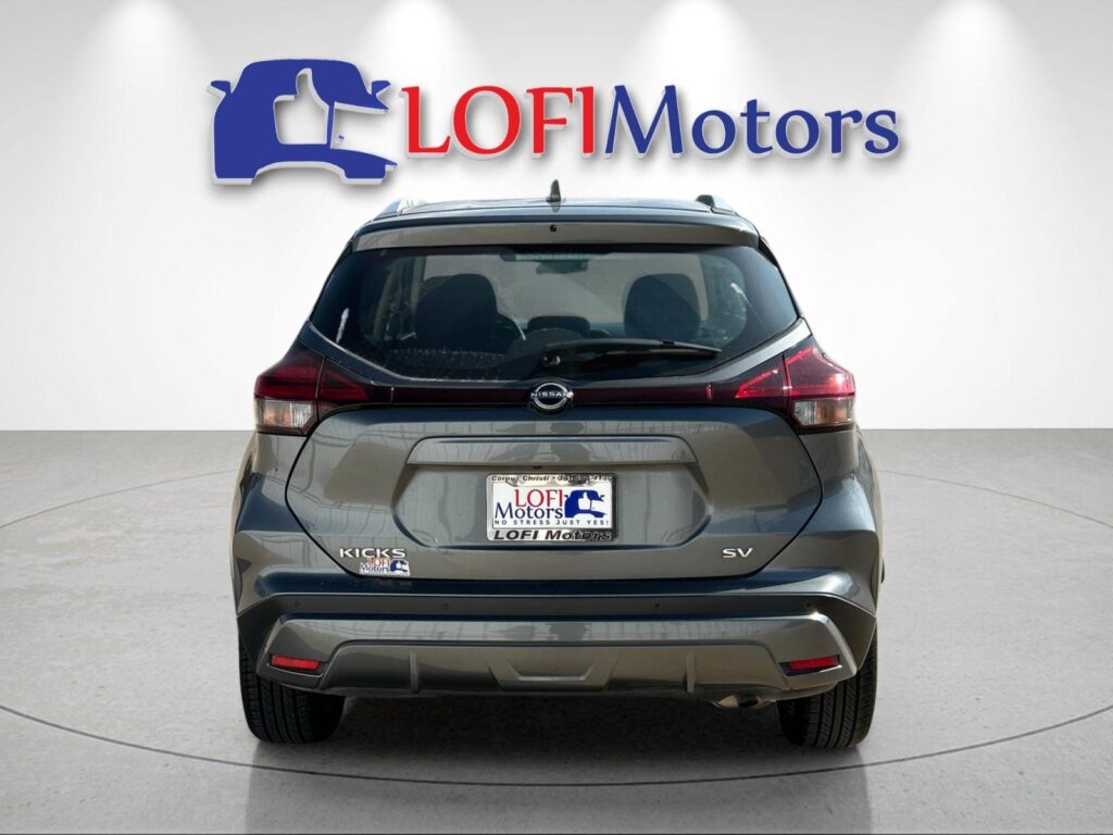 2022 Nissan Kicks SV