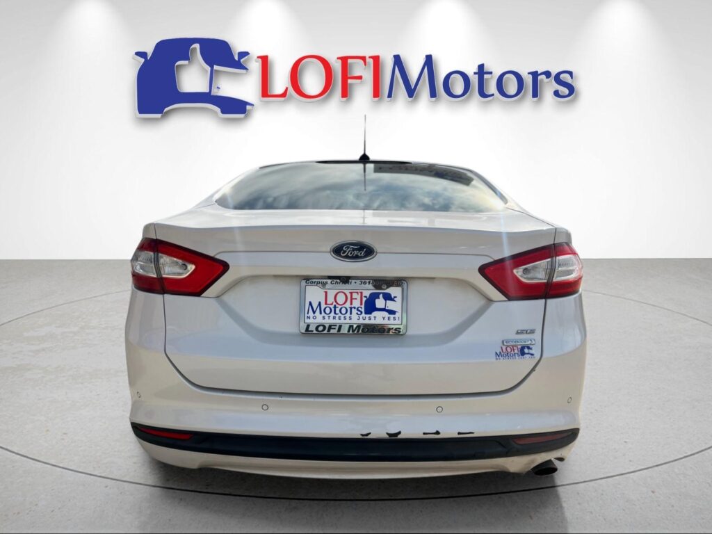 2013 Ford Fusion SE