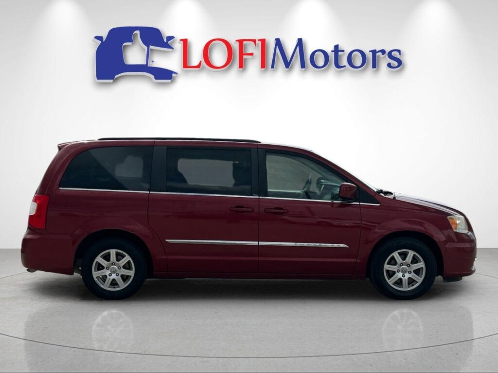 2012 Chrysler Town & Country Touring