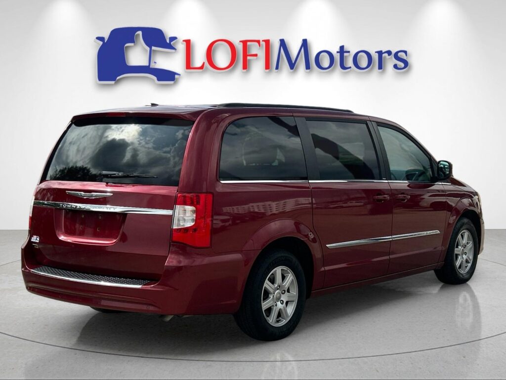 2012 Chrysler Town & Country Touring