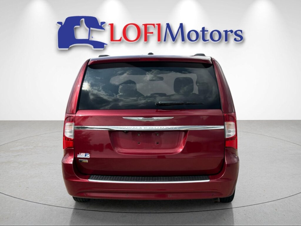2012 Chrysler Town & Country Touring