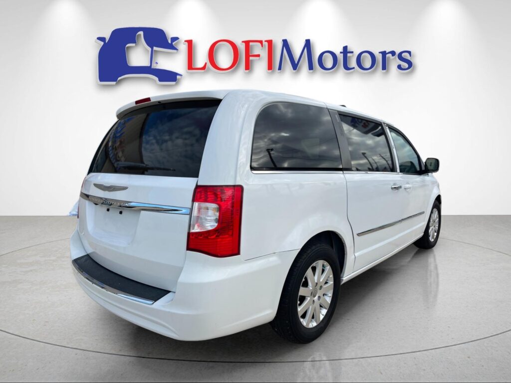 2015 Chrysler Town & Country Touring