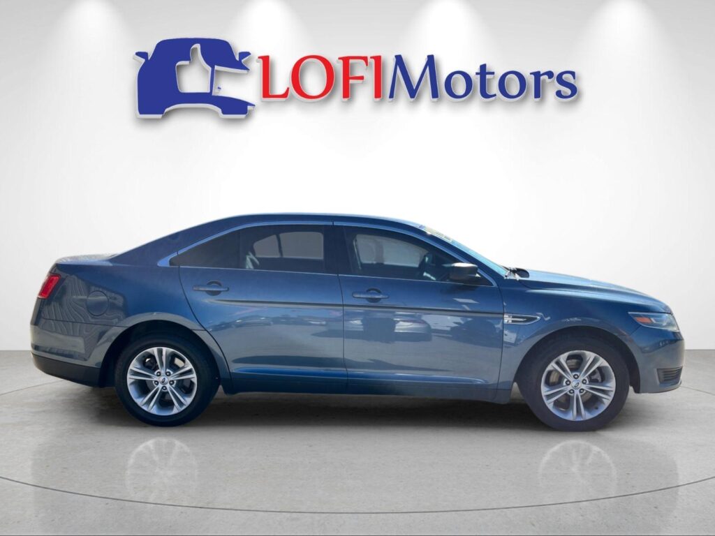2018 Ford Taurus SE