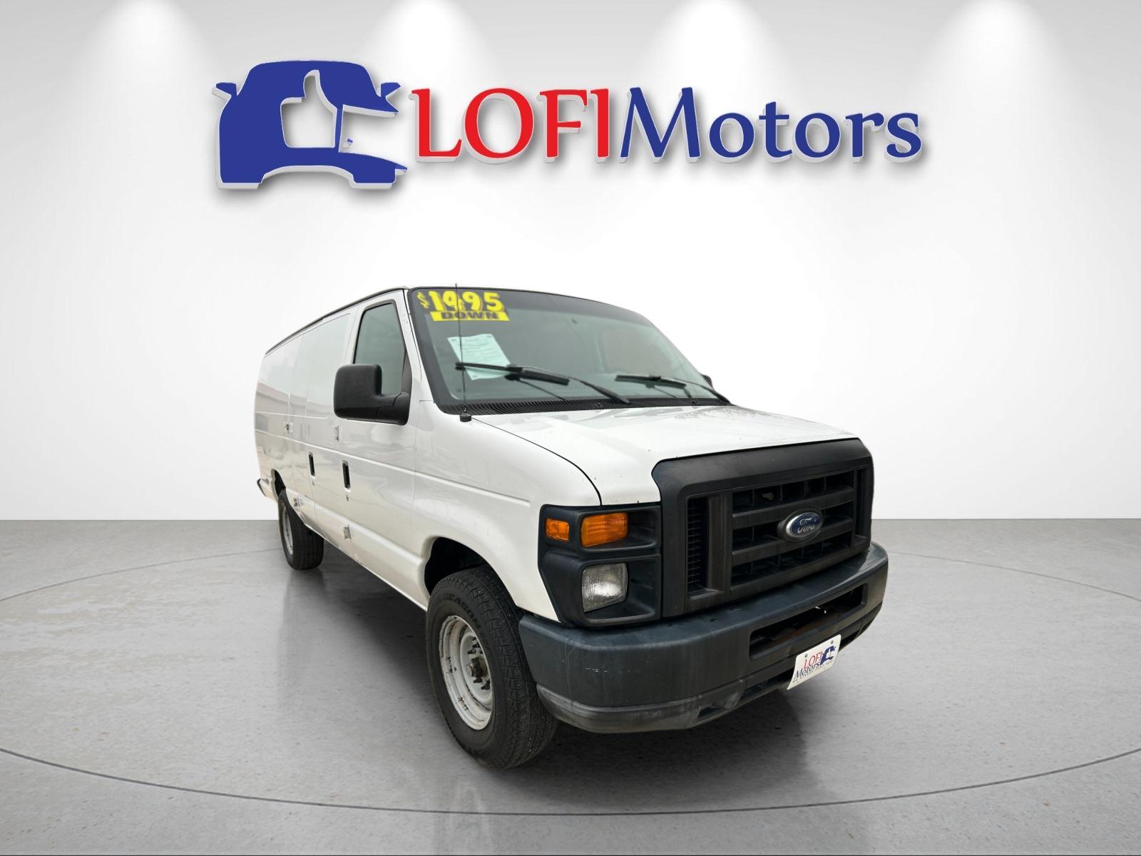 2011 Ford E-Series Econoline Van Commercial's photo