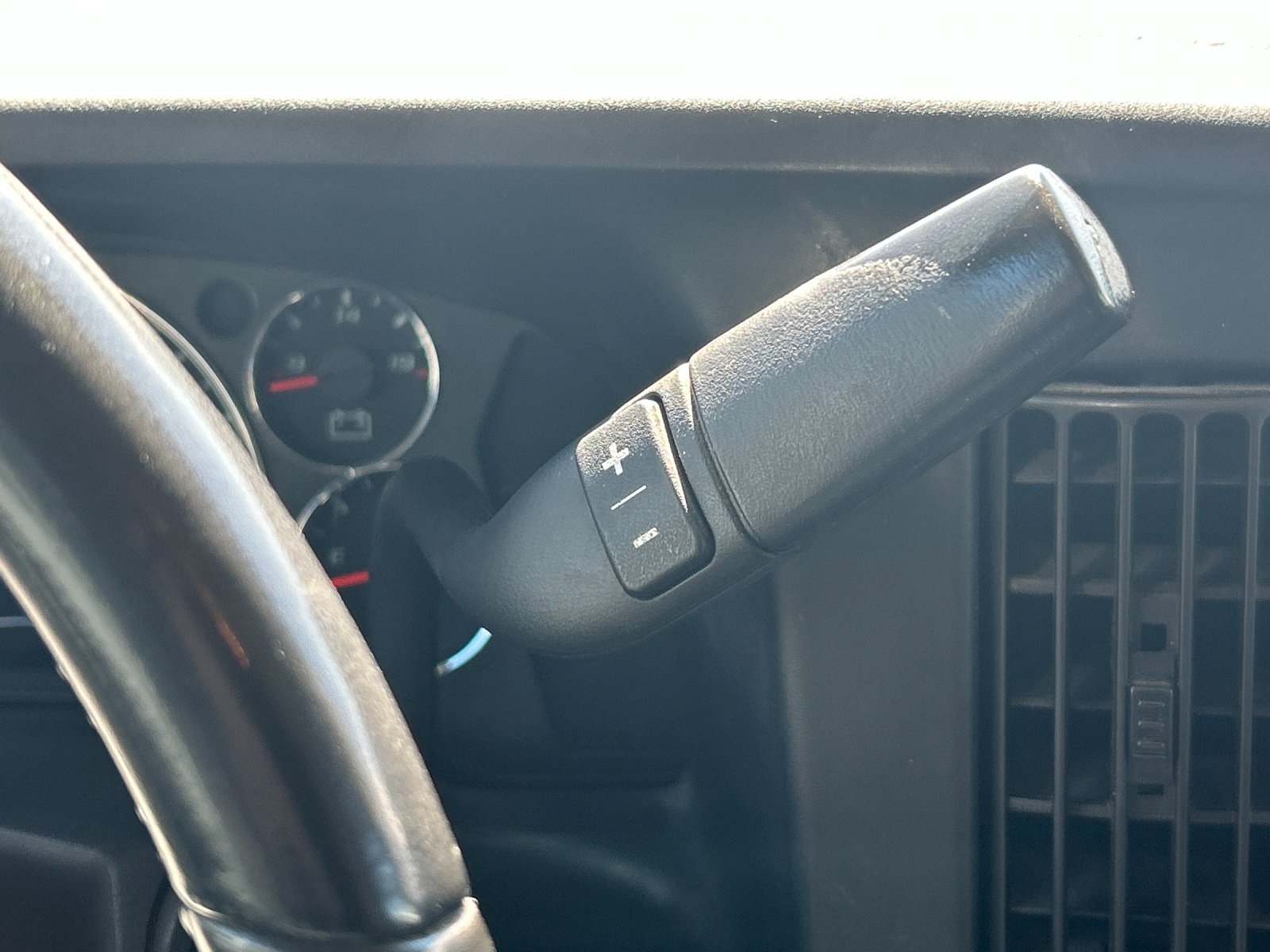 2020 Chevrolet Express Cargo Work Van - Photo 17