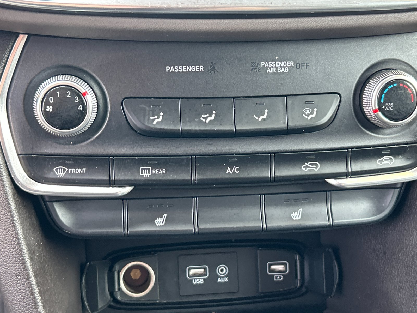 2020 Hyundai Santa Fe SEL - Photo 17