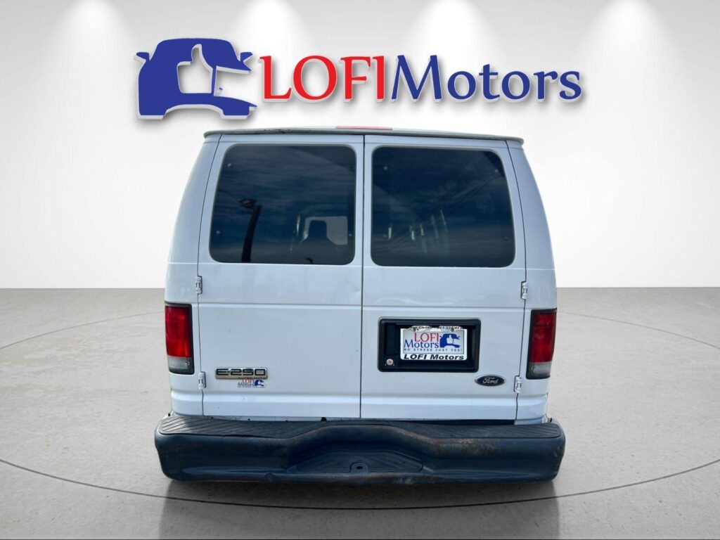 2012 Ford E-Series Econoline Van Commercial - Photo 26
