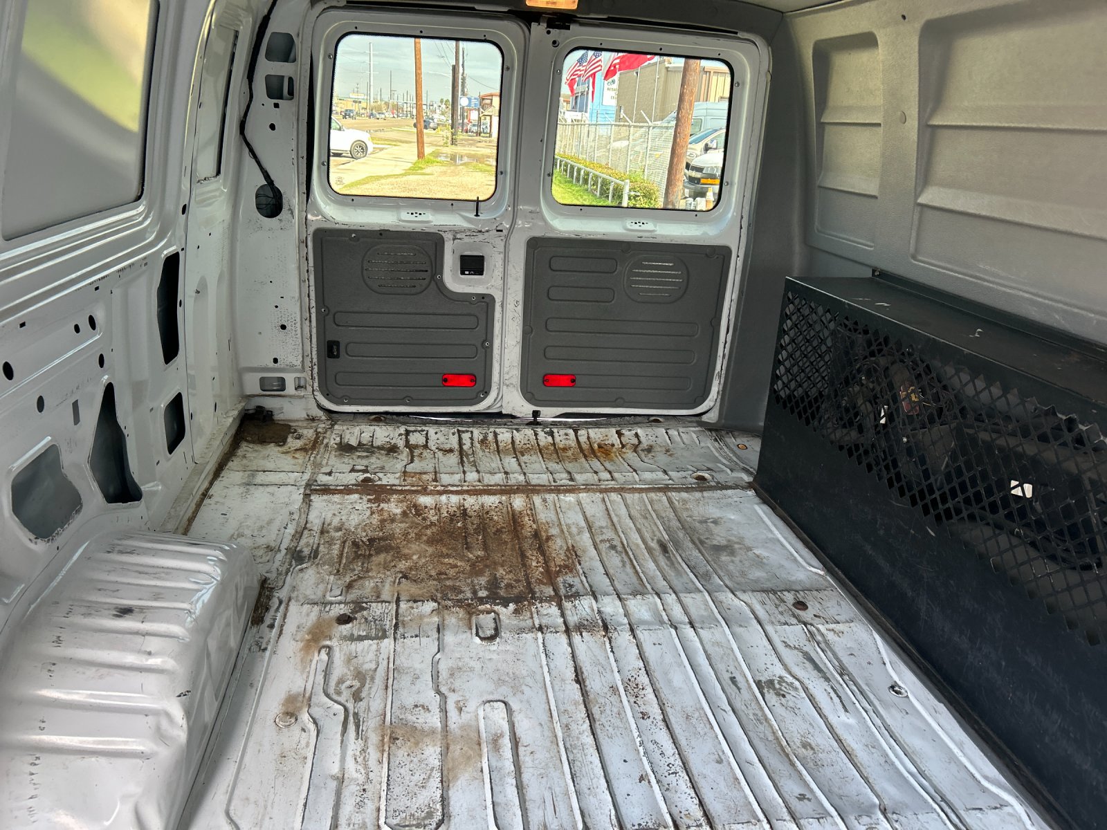 2012 Ford E-Series Econoline Van Commercial - Photo 11