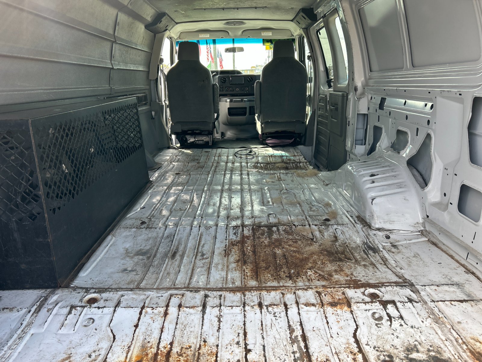 2012 Ford E-Series Econoline Van Commercial - Photo 12