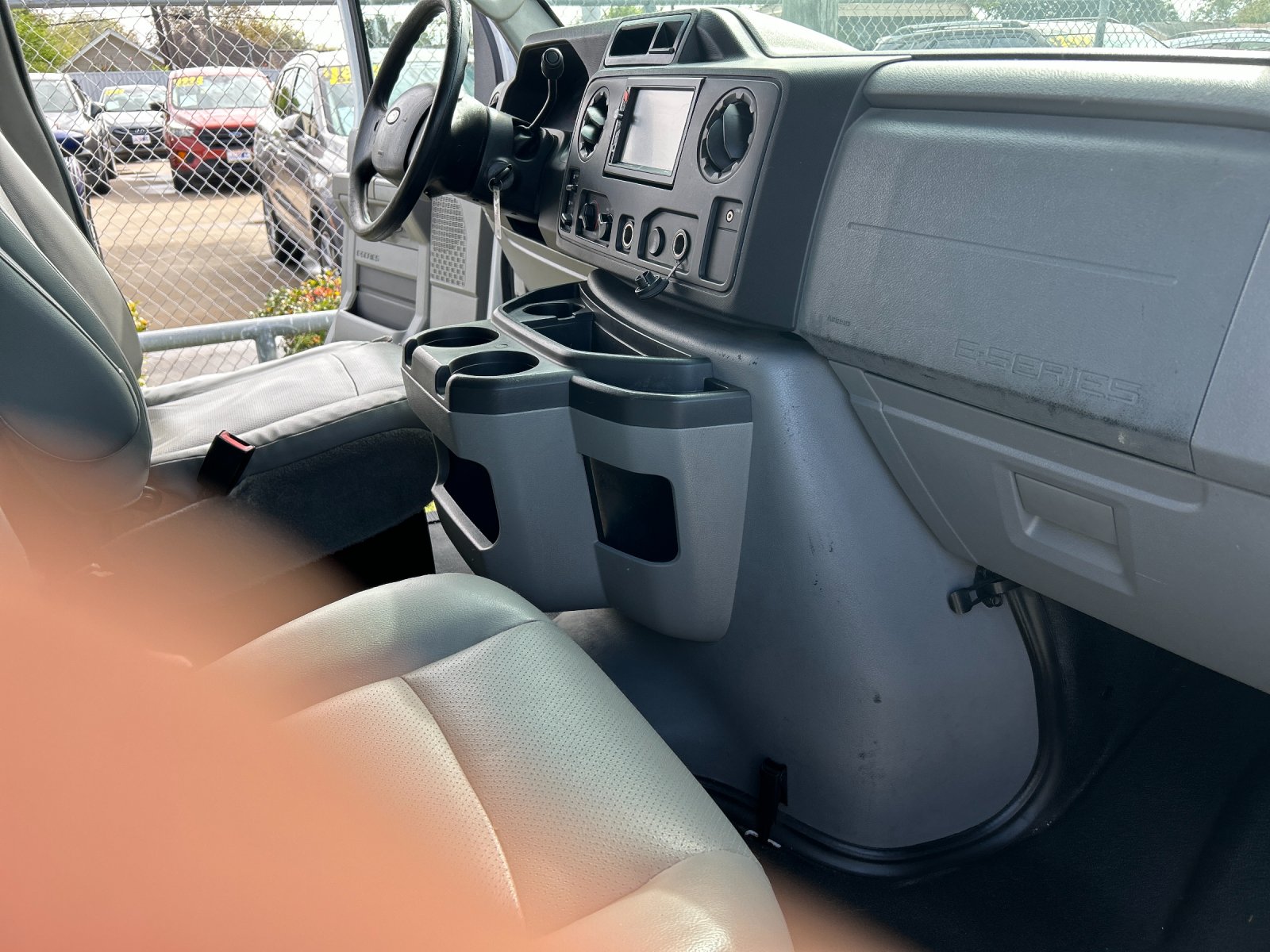 2012 Ford E-Series Econoline Van Commercial - Photo 13