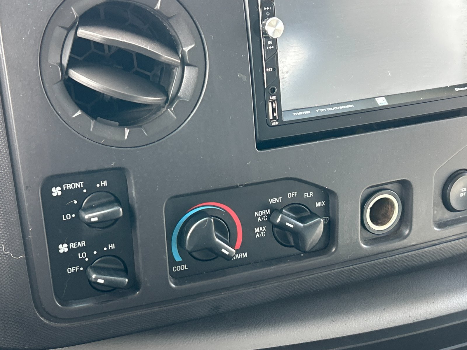 2012 Ford E-Series Econoline Van Commercial - Photo 16